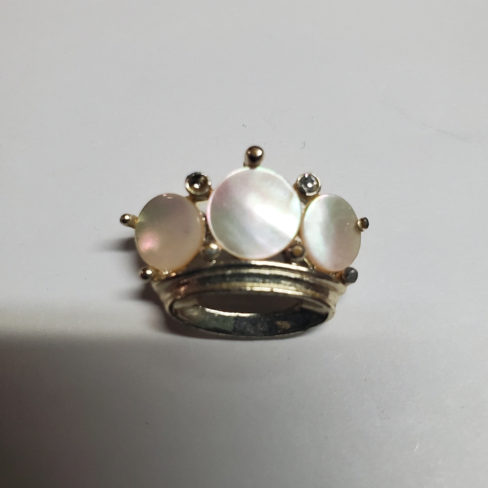 Beautiful Mother Of Pearl Brooch
